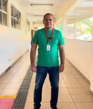 🩺💙 Escolher Enfermagem é escolher cuidar de vidas.  Na FAPAM, você encontra uma formação de qualidade, com professores experientes e vivências práticas que preparam você para os desafios da profissão.  🎓 Venha fazer Enfermagem com a gente!  🚀 Vestibular FAPAM 2026/2 com inscrições gratuitas até amanhã. Link na bio.