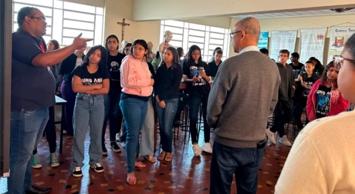 FAPAM recebe alunos da Escola Dona Cotinha para palestra sobre Empreendedorismo e visita guiada às instalações